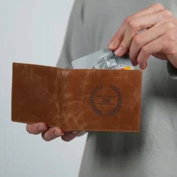 Personalisiertes Portemonnaie für Männer aus hochwertigem Leder