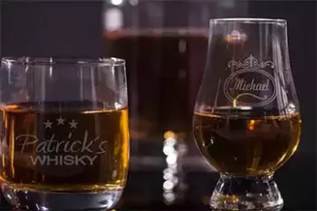 Whiskyglas mit Gravur