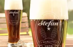 Weizenbierglas mit Gravur