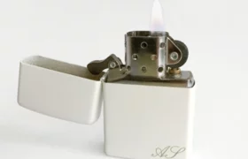 Zippo in weiß